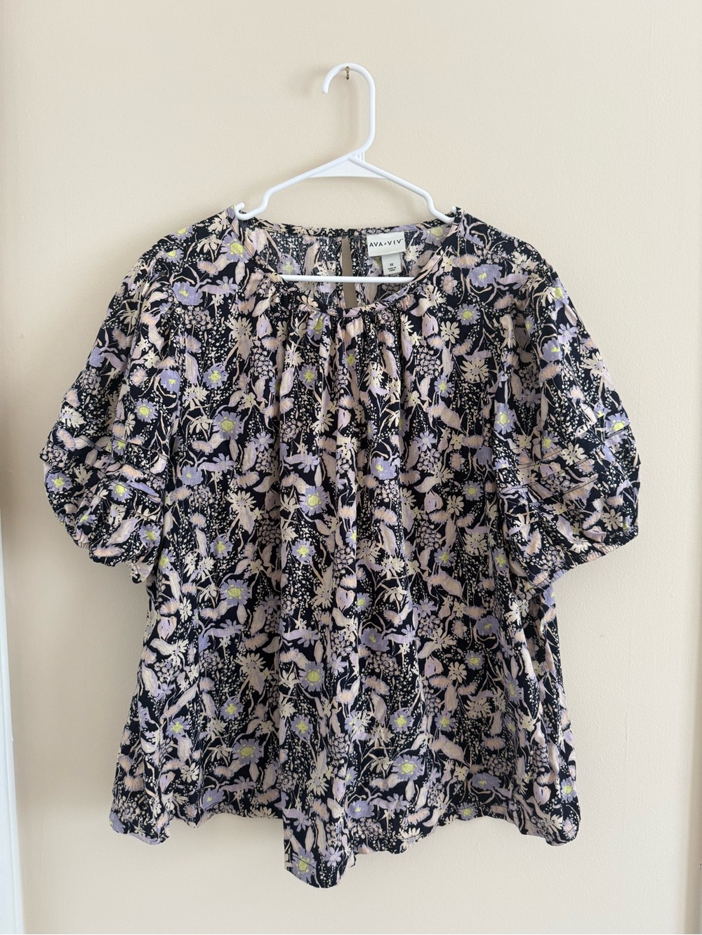 Ava & Viv Black Floral Puff-Sleeve Blouse with Lavender and Cream Accents 1X